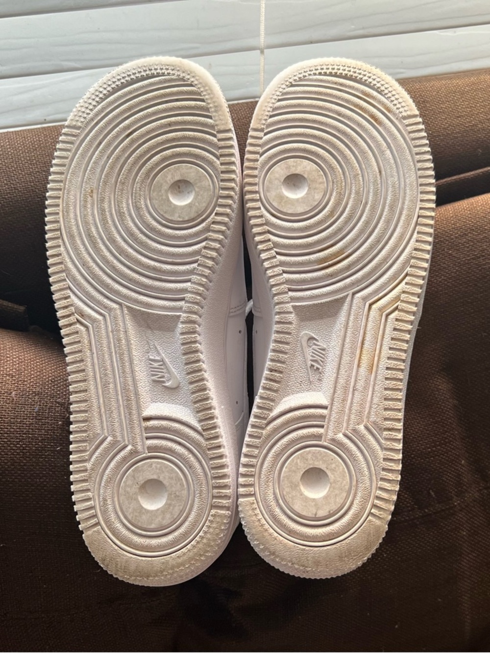 Nike All-White Leather Low-Top Sneakers - Picture 4 of 8